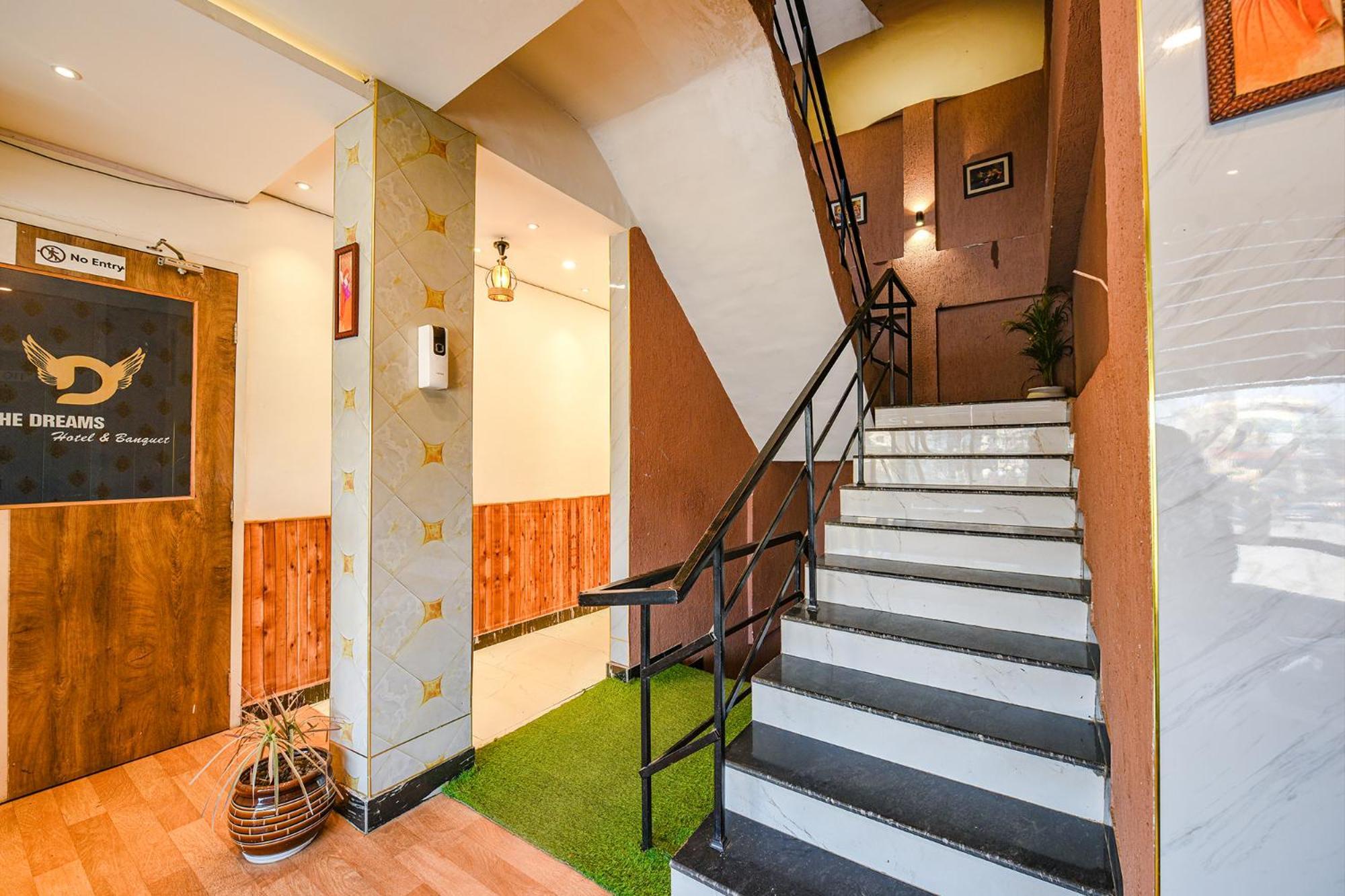 Fabhotel The Dreams Kharar Экстерьер фото